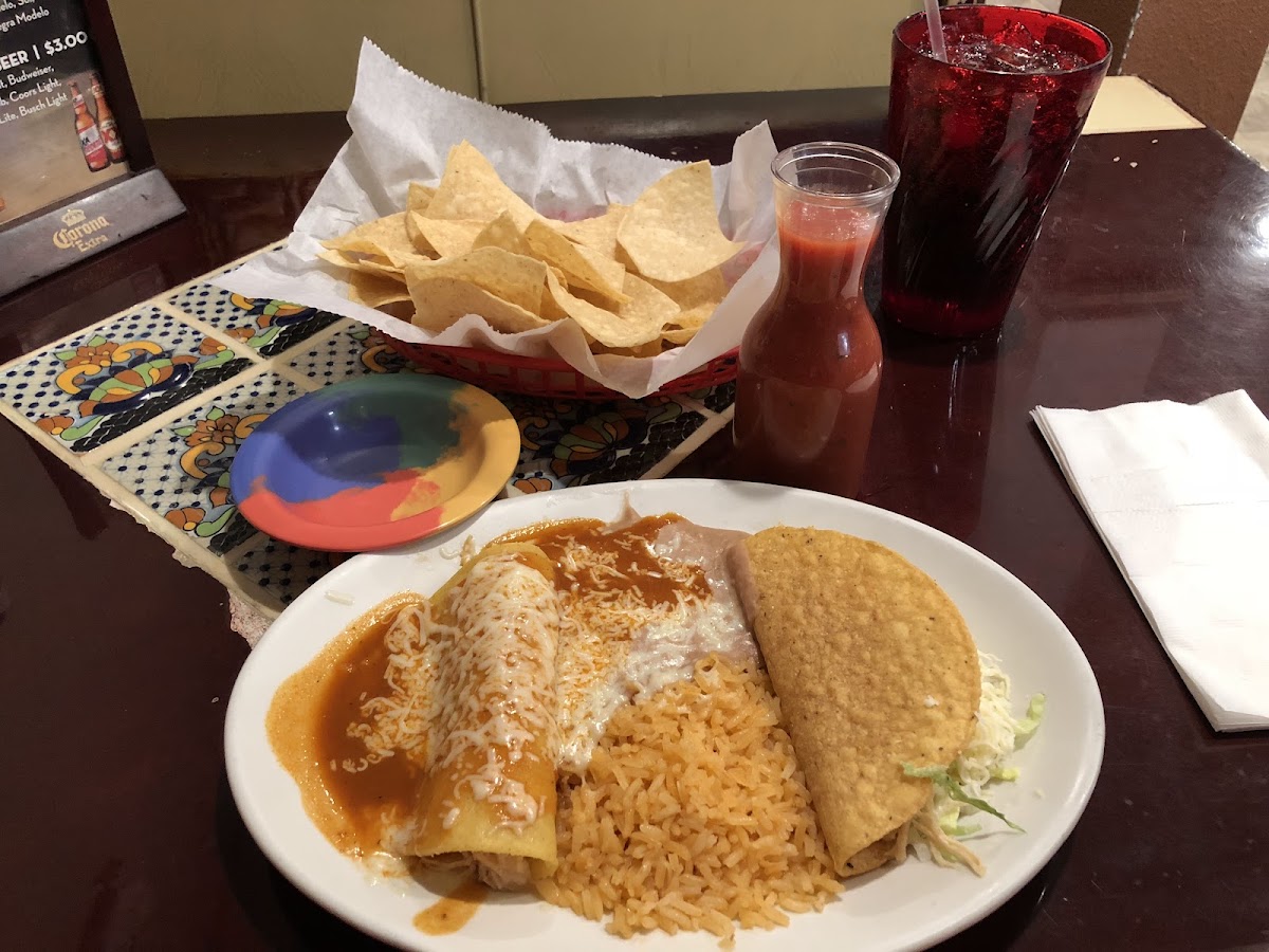 El Puerto Mexican Restaurant - Clay Center - Photo 9