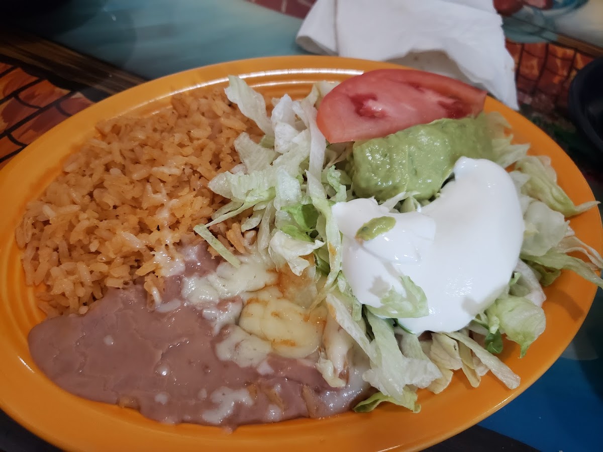 El Puerto Mexican Restaurant - Clay Center - Photo 3