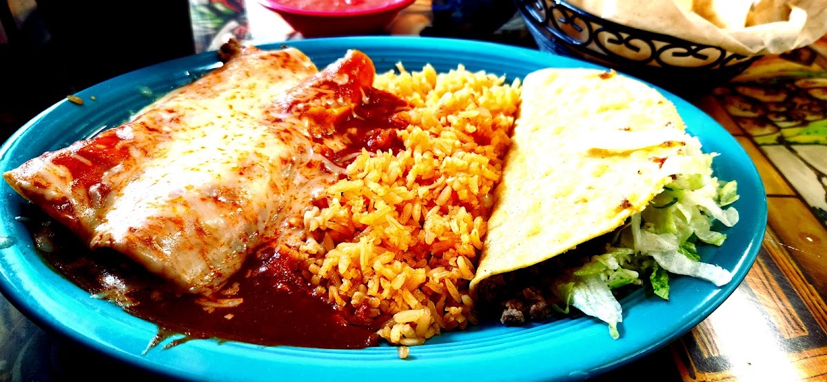 El Puerto Mexican Restaurant - Clay Center - Photo 7