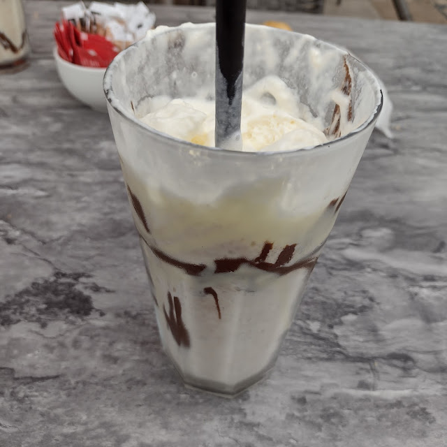White Kinder Bueno Milkshakes