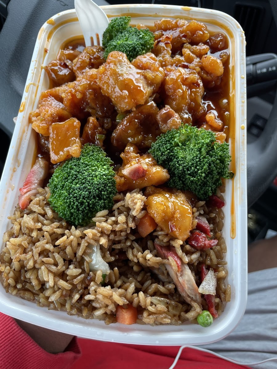 Happy Wok - Milwaukee - Photo 3