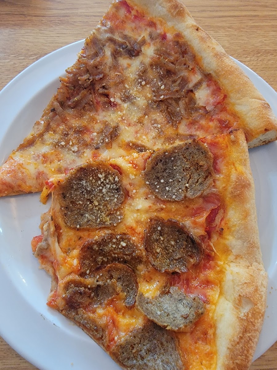 Frank's Pizza & Restaurant - Sparta - Photo 3
