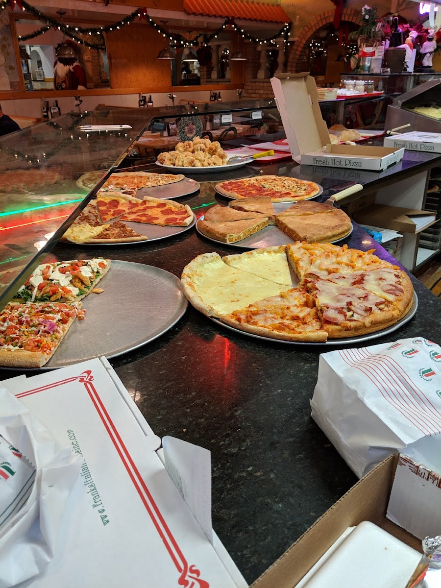Frank's Pizza & Restaurant - Sparta - Photo 8
