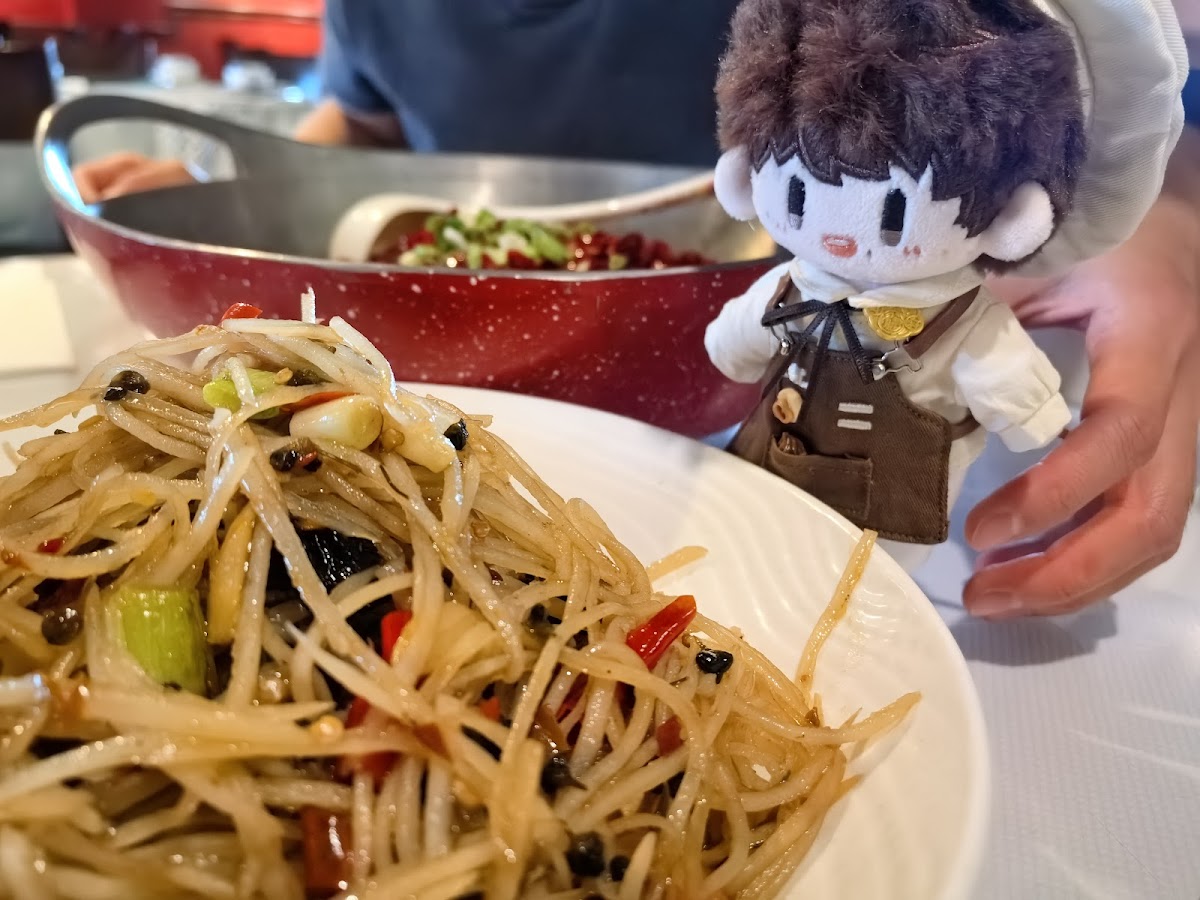 South Silk Road Chinese restaurant 云之南中餐馆爱城店 - Edmonton - Photo 3