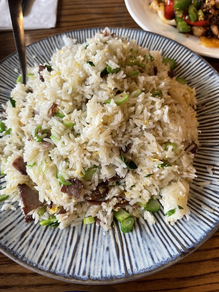 South Silk Road Chinese restaurant 云之南中餐馆爱城店 - Edmonton - Photo 6