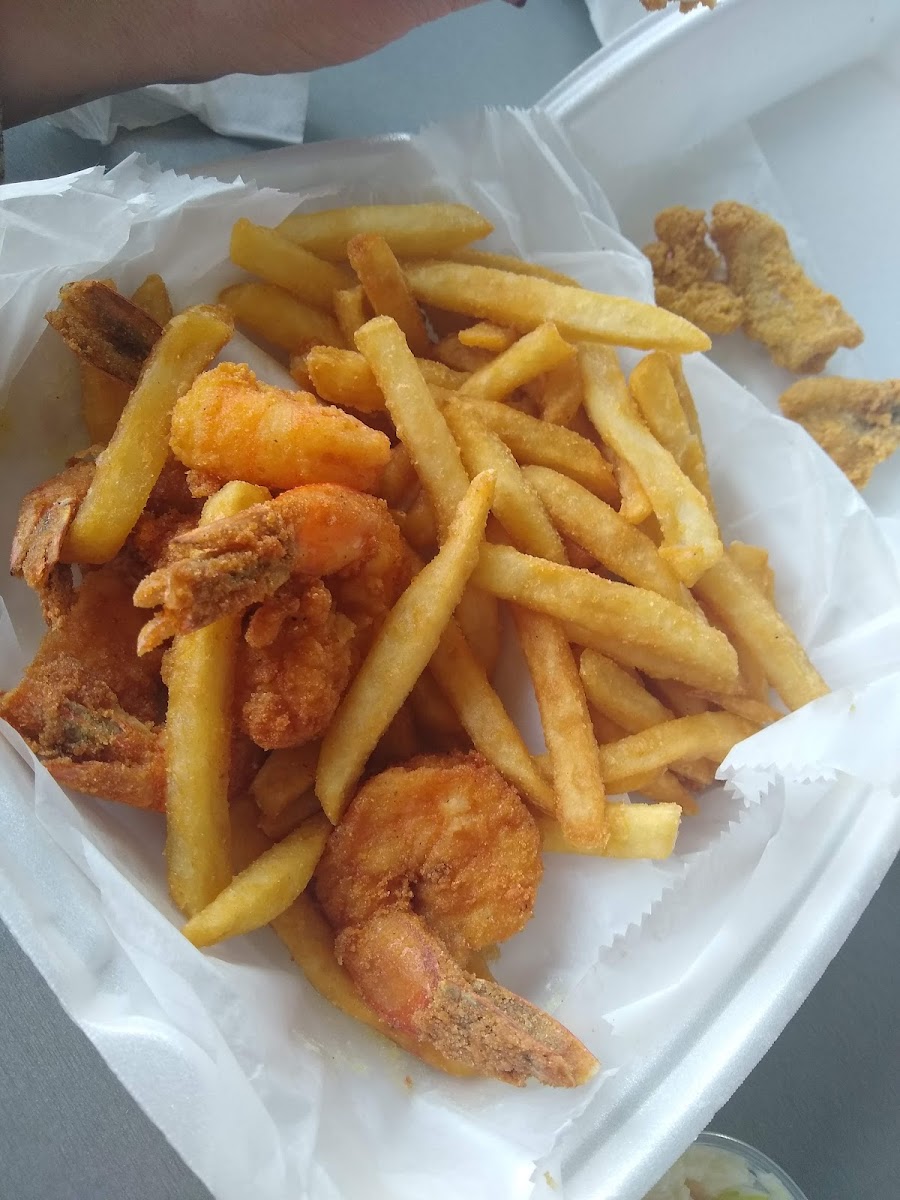 Shark's Fish and Chicken - Merrillville - Photo 4