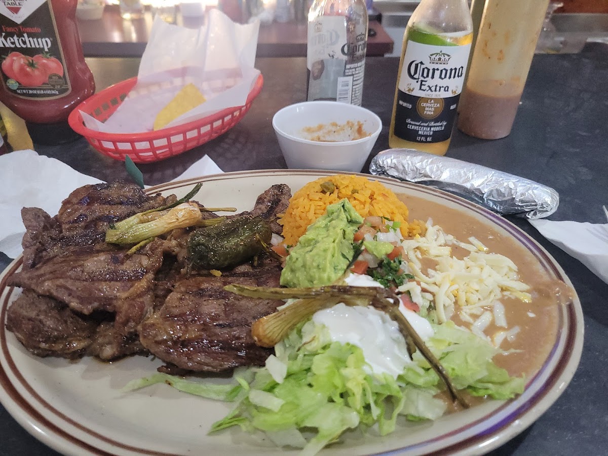 Mi Pueblo Restaurant - Green Bay - Photo 8