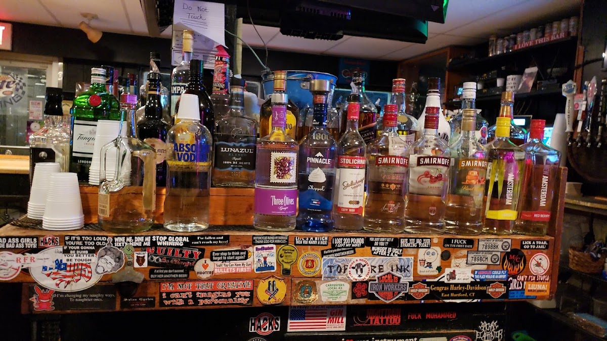 Shamrock Cafe - Suffield - Photo 3