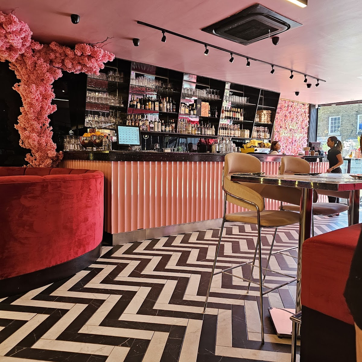 Marlos Brasserie - 275 High St