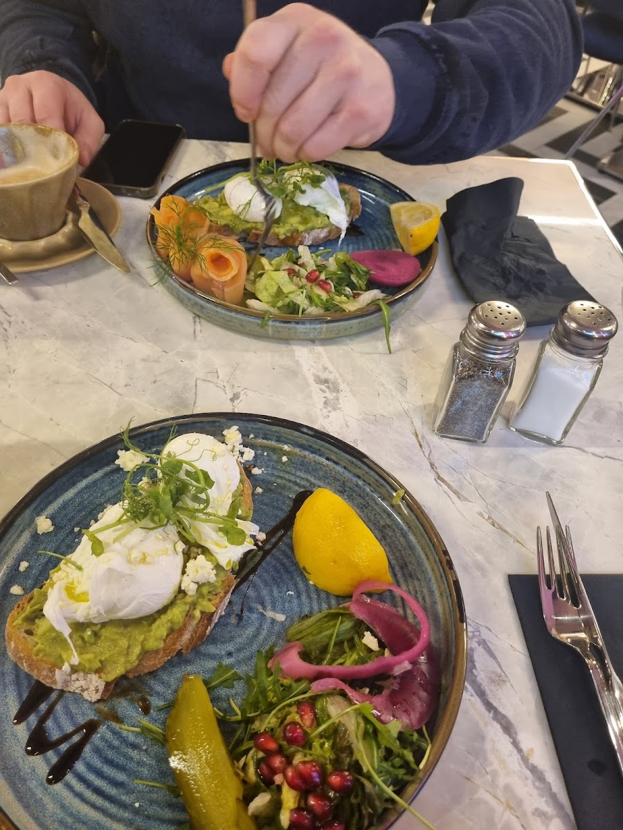 Marlos Brasserie - 275 High St - Photo 4