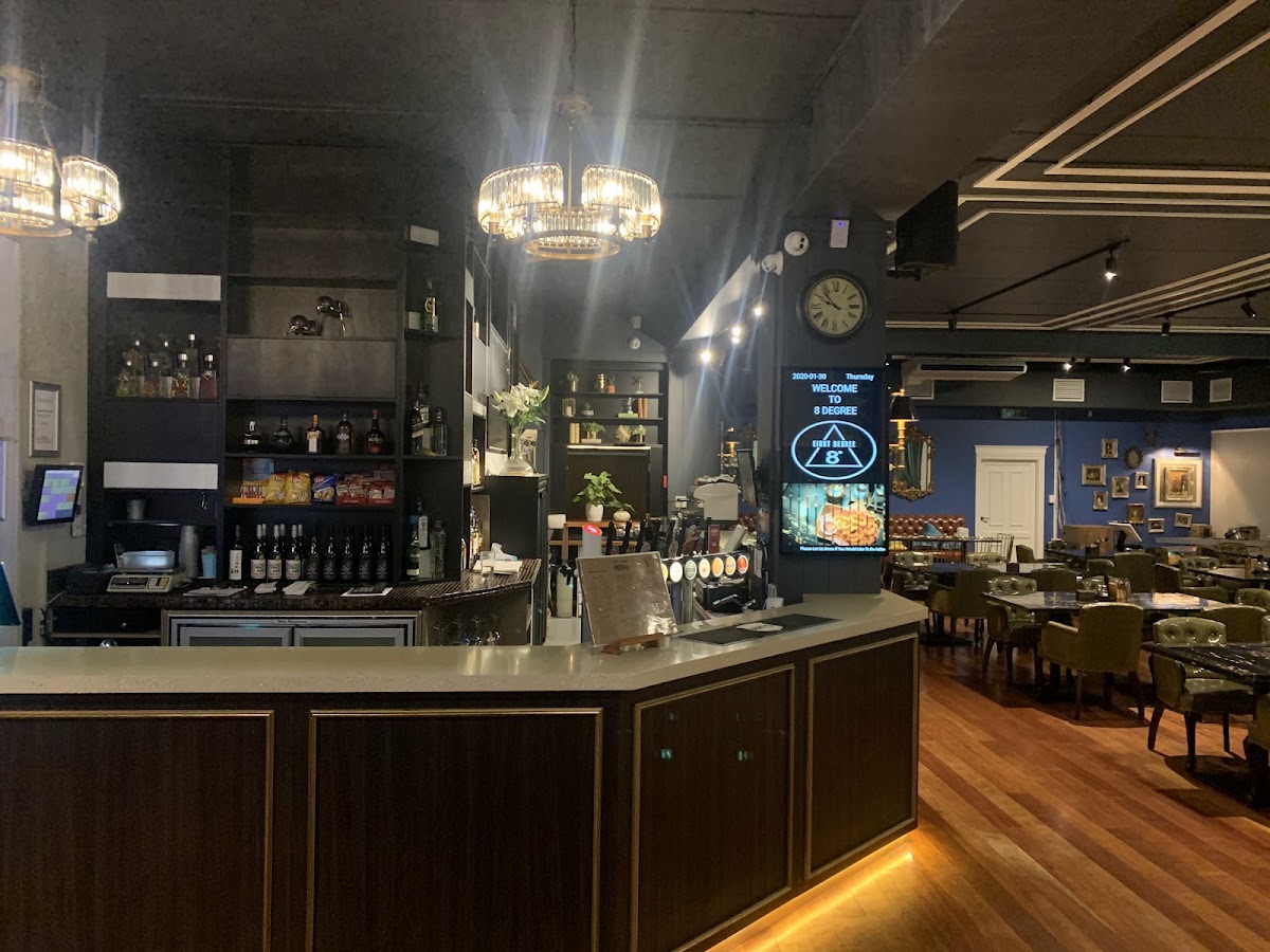 Eight Degree Bar & Restaurant - Photo 3