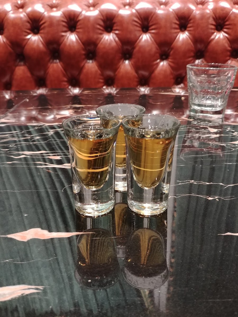Eight Degree Bar & Restaurant - Photo 5