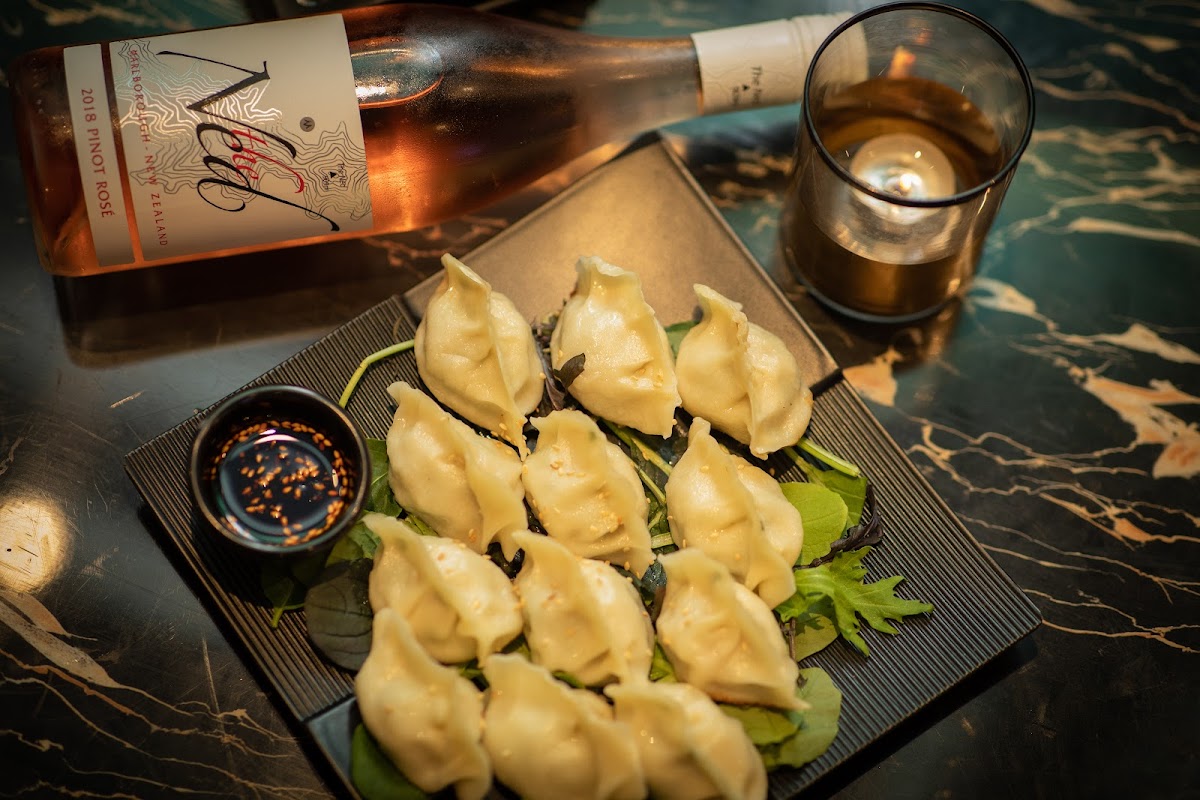 Eight Degree Bar & Restaurant - Photo 8