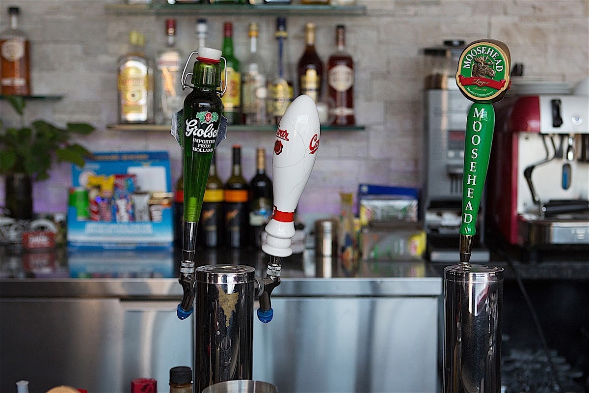 Bar U - Photo 4