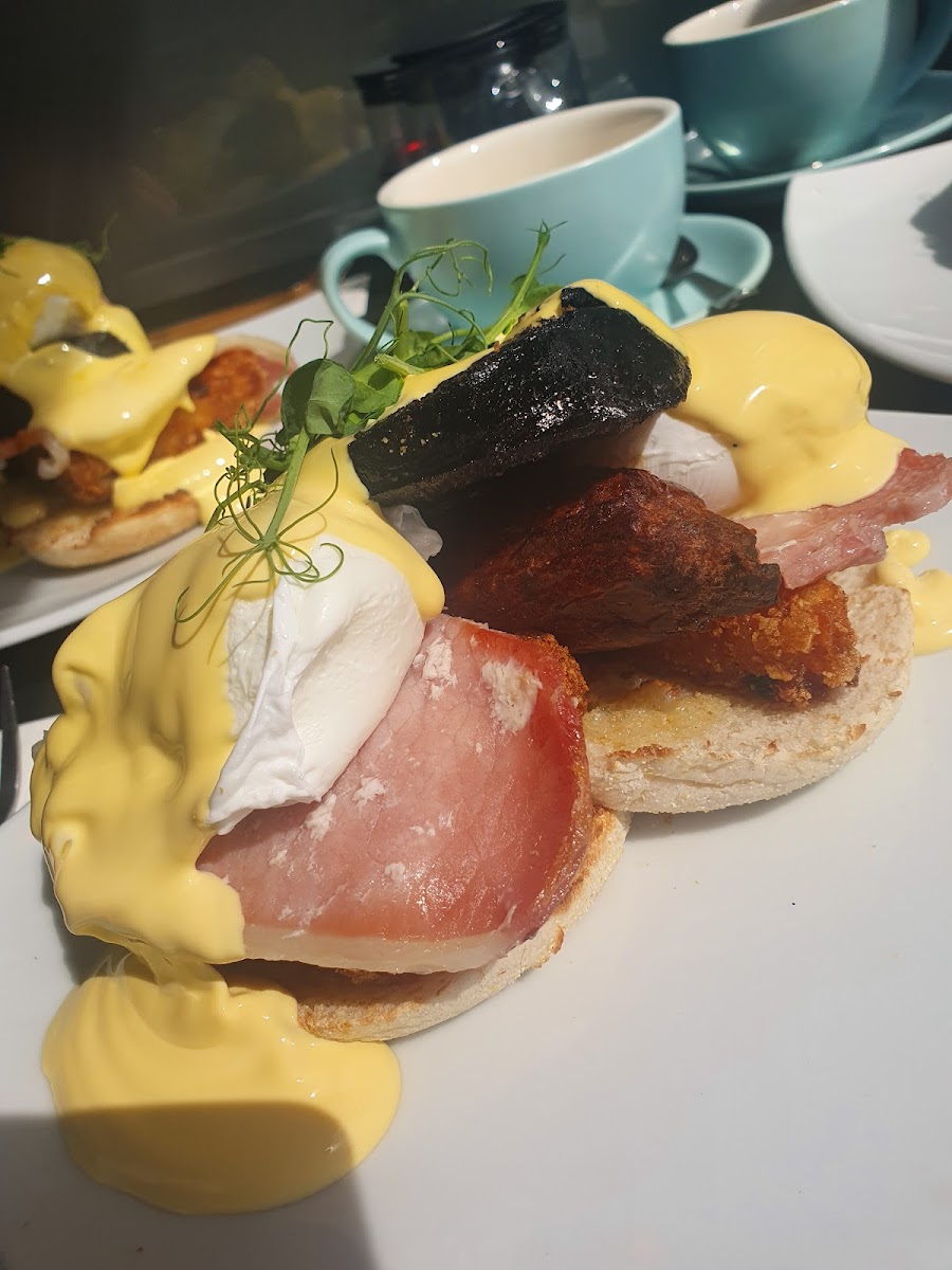 Fresh Cafe Deli - Photo 9