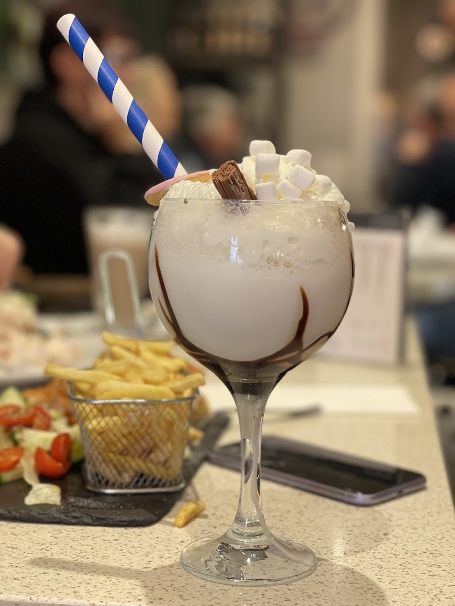 Fresh Cafe Deli - Photo 3