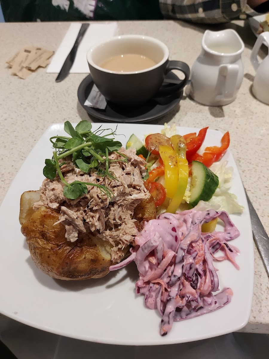Fresh Cafe Deli - Photo 7