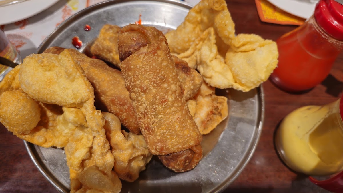 New Star Restaurant - Elmwood Park - Photo 2
