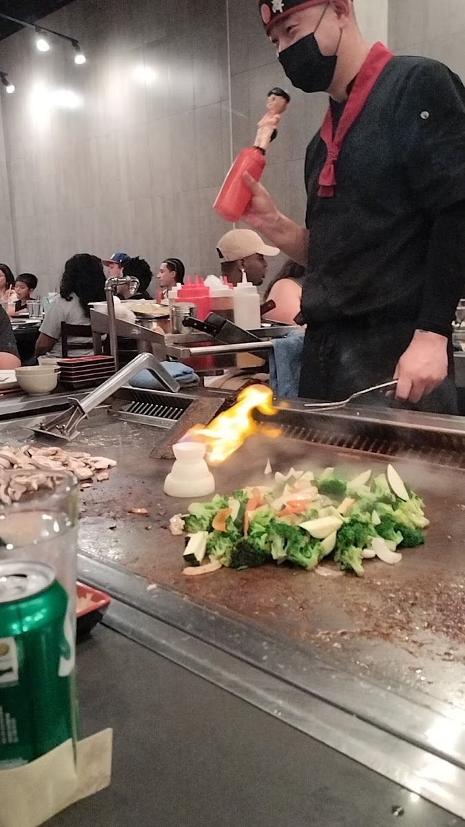 New Star Restaurant - Elmwood Park - Photo 4