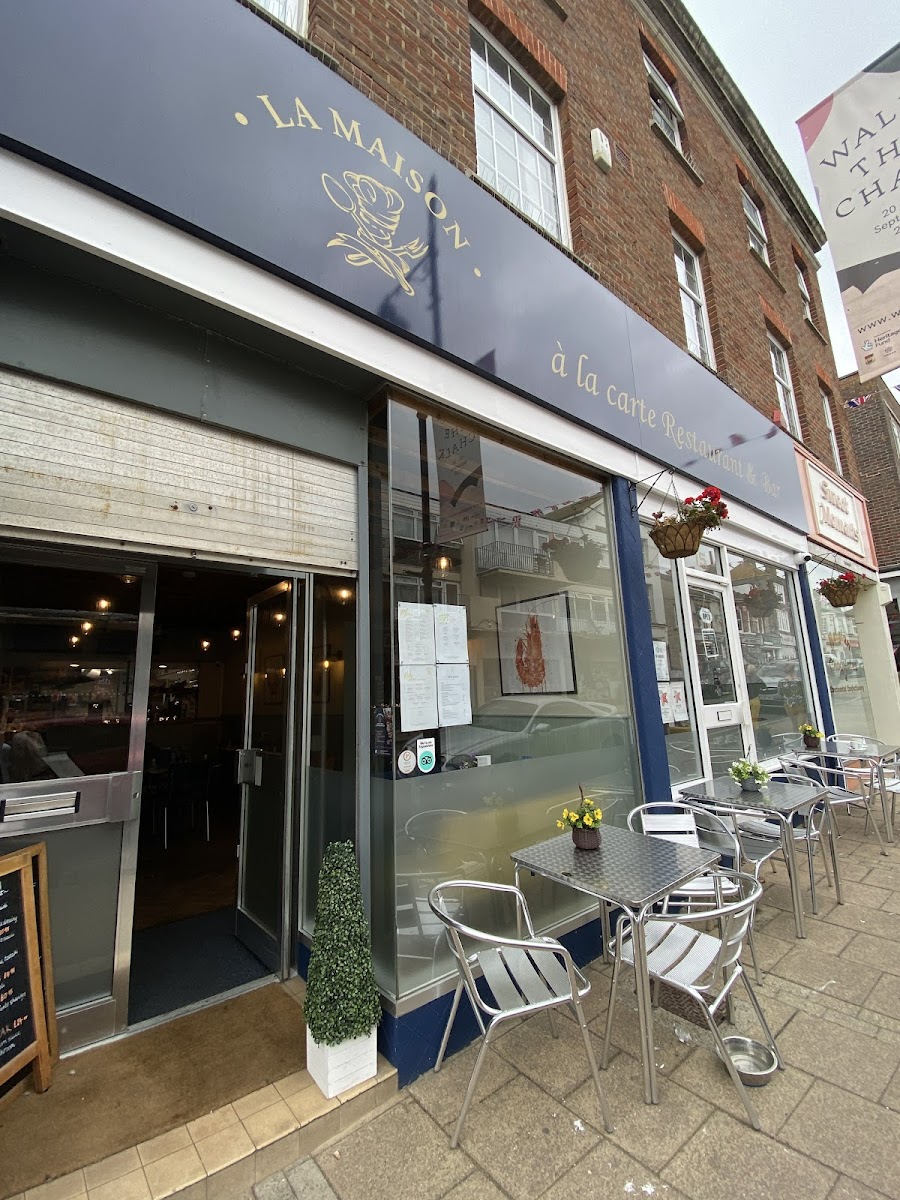 La Maison à la carte Restaurant & Bar