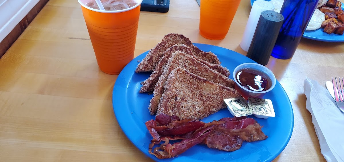 Blue Moon Café - Boothbay Harbor - Photo 8