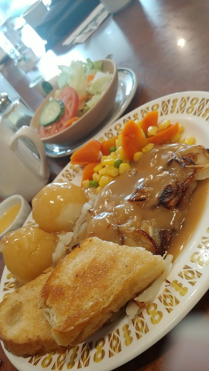 Village Restaurant - Sechelt - Photo 8