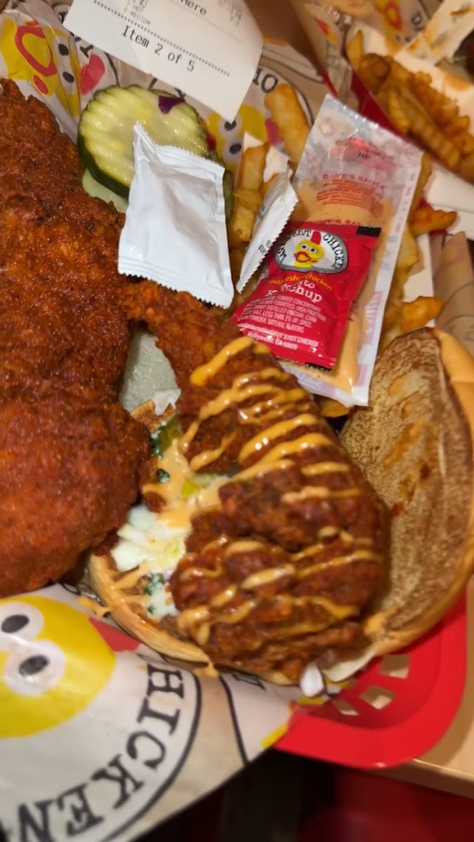 Dave’s Hot Chicken - Newington - Photo 1