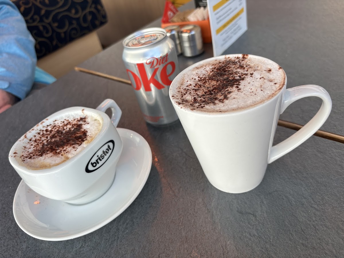 Olivers Bistro Cafe - Photo 3