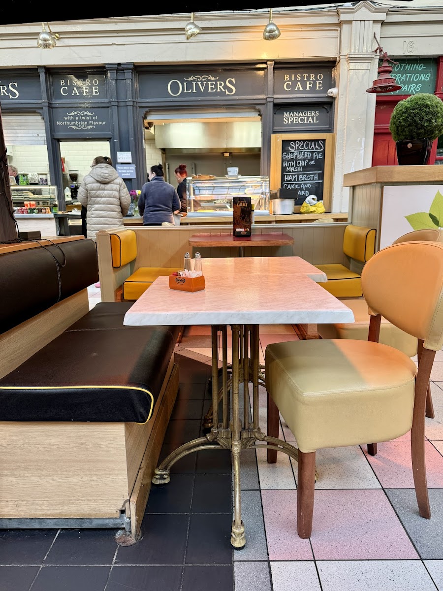 Olivers Bistro Cafe - Photo 4