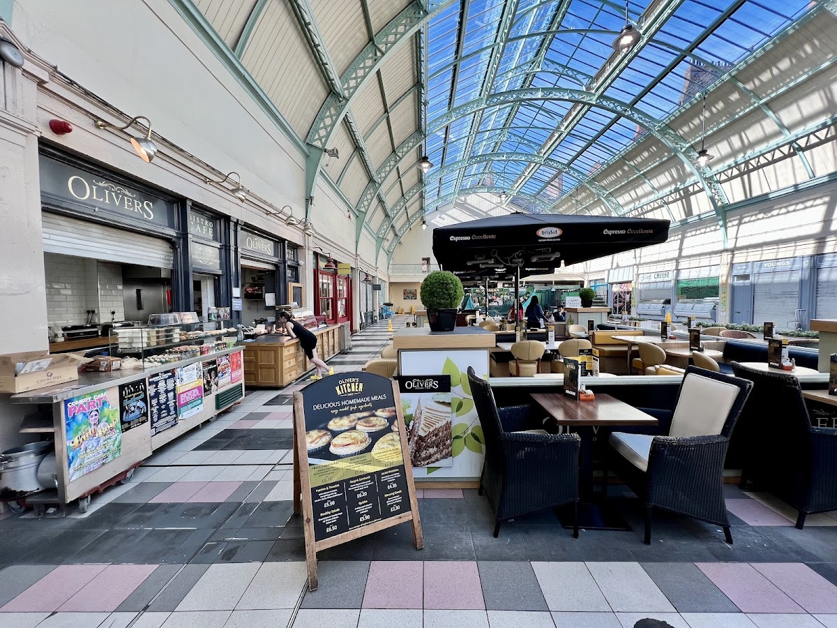 Olivers Bistro Cafe - Photo 5