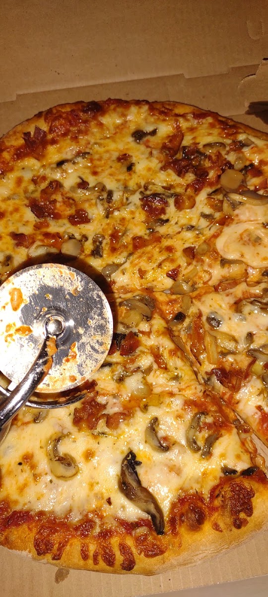 Santino's Pizza - Oakfield - Photo 8