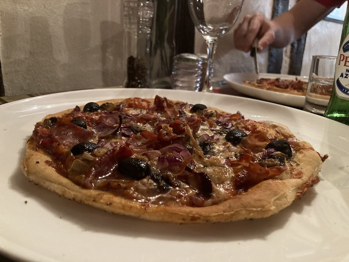 Valentinos - Wivenhoe - Photo 1