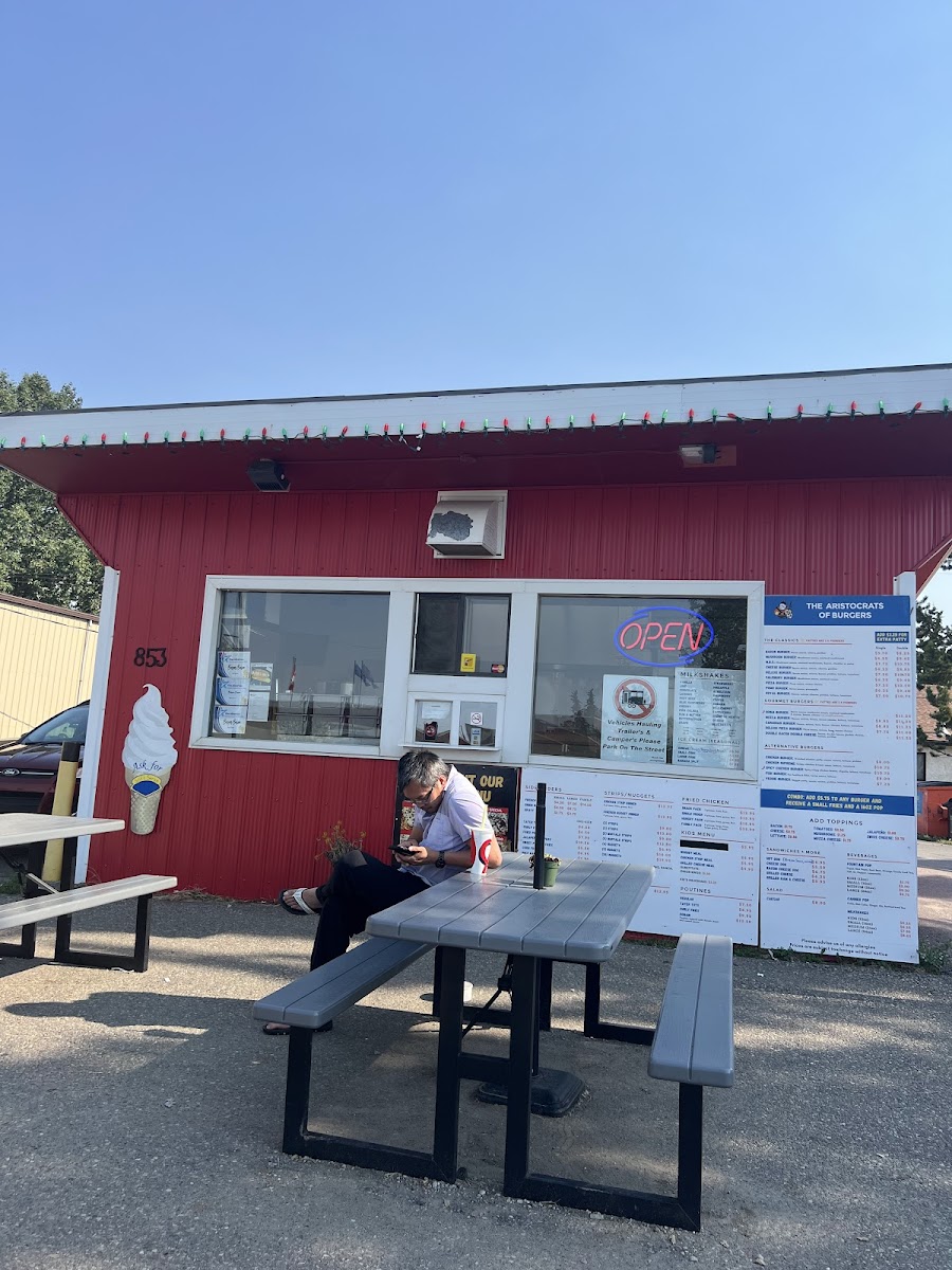 Burger Baron - Carstairs - Photo 2
