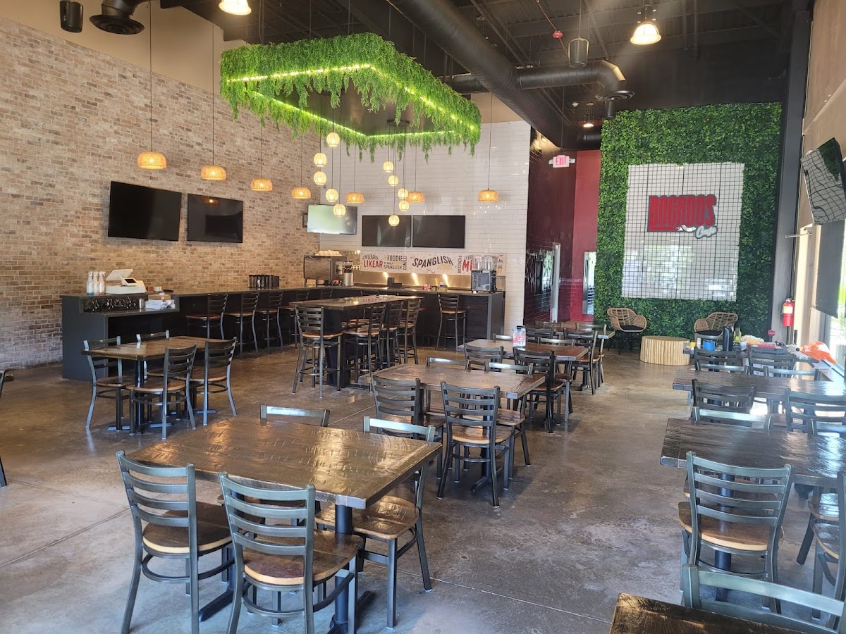 Bocados Burger & Grill - Photo 9
