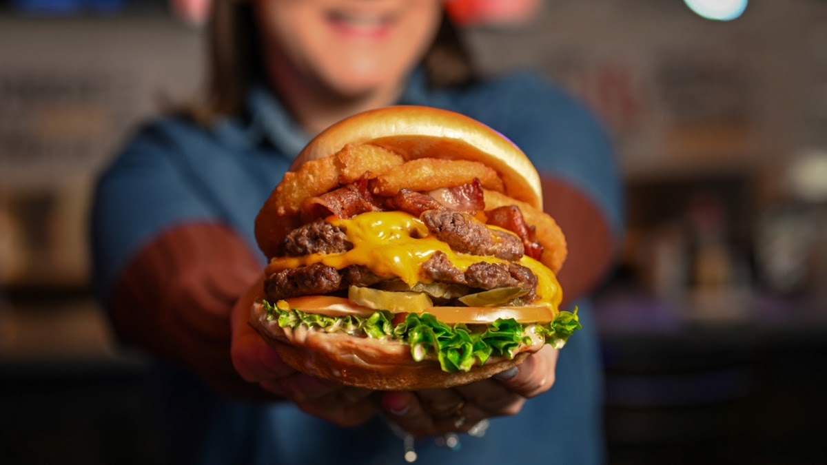 Bocados Burger & Grill - Photo 3