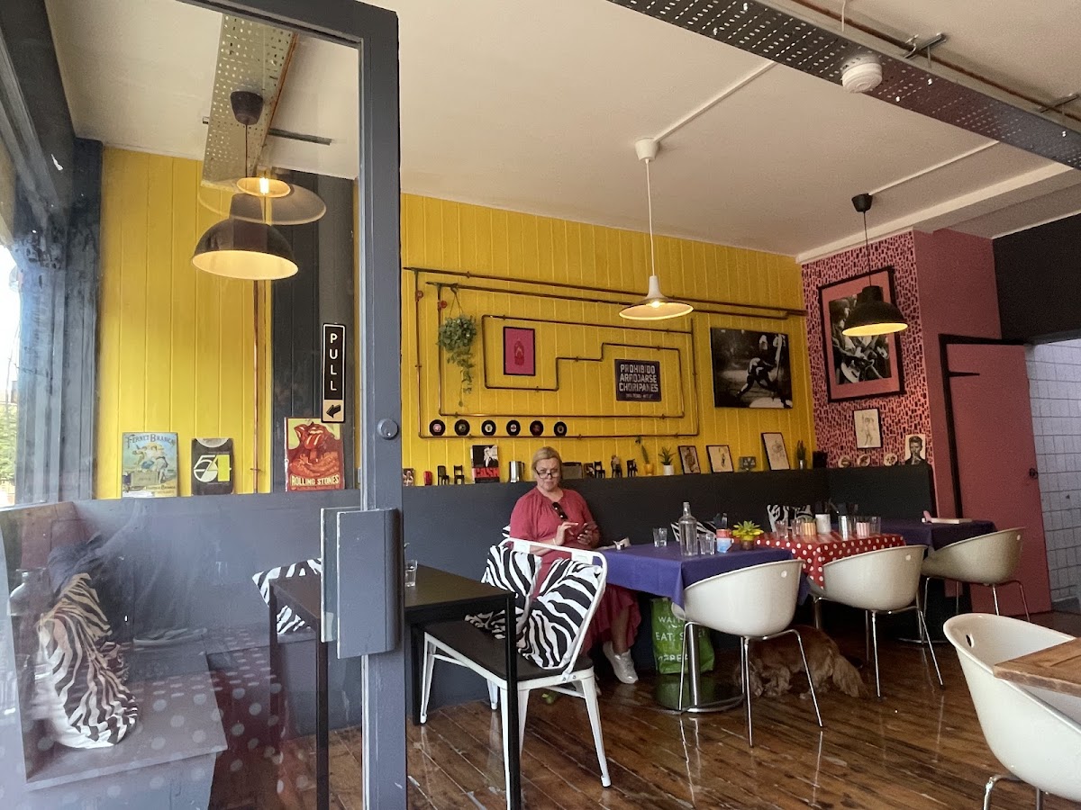 OK13 - 16a Tooting Bec Rd