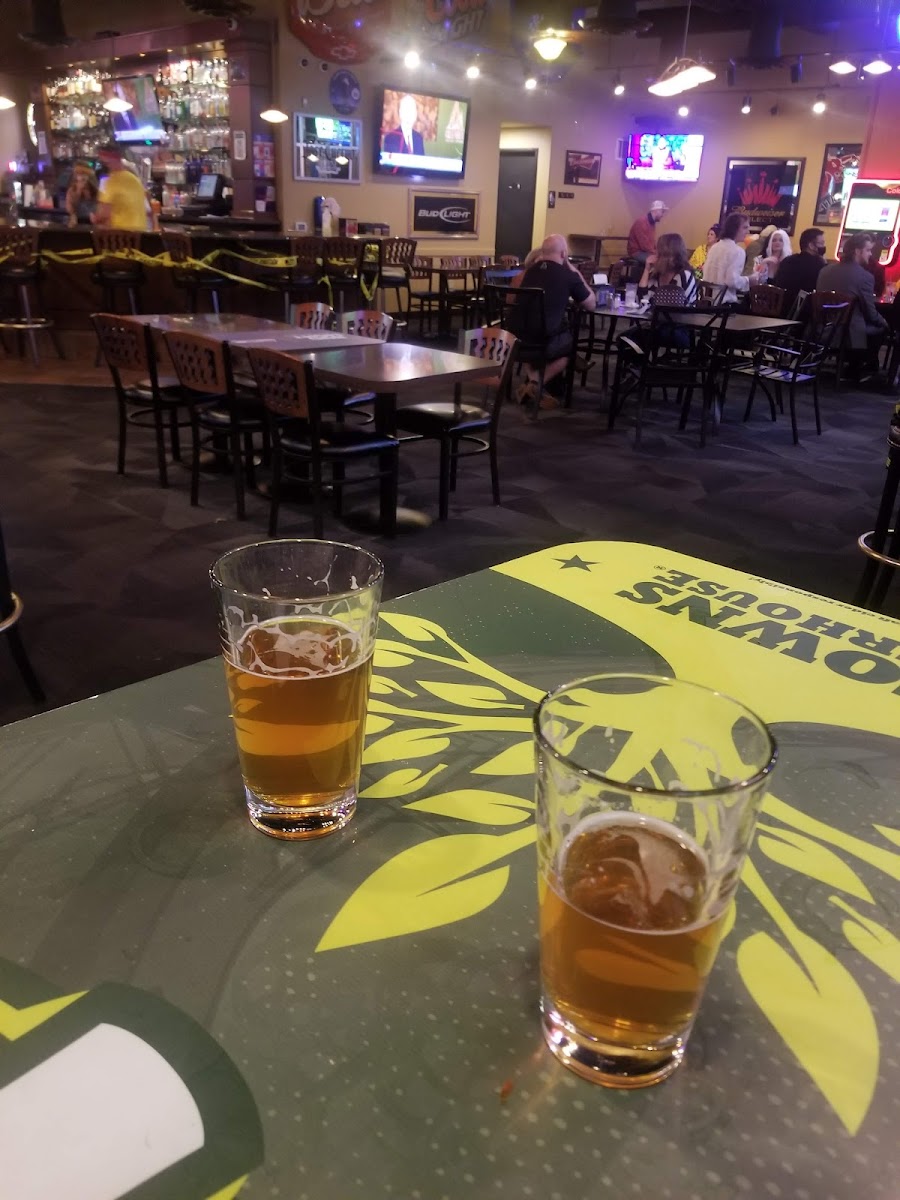 Alibi Bar & Grill - Salem - Photo 2