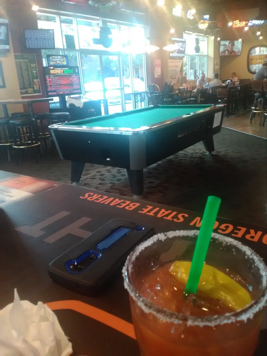 Alibi Bar & Grill - Salem - Photo 8