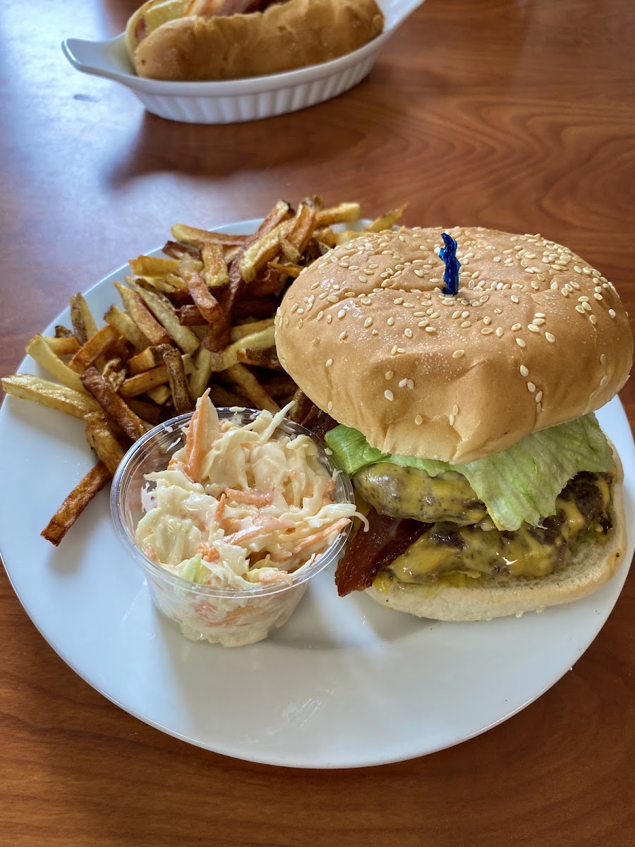 Rosie's Cafe - Inwood - Photo 3