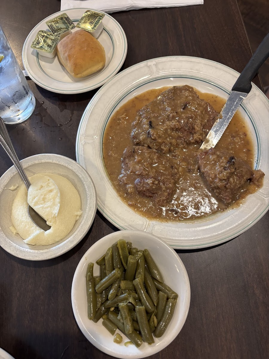 The Carriage House Restaurant - Winston-Salem - Photo 2