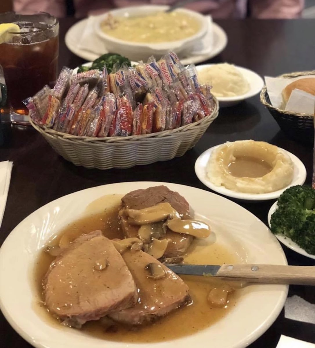The Carriage House Restaurant - Winston-Salem - Photo 3