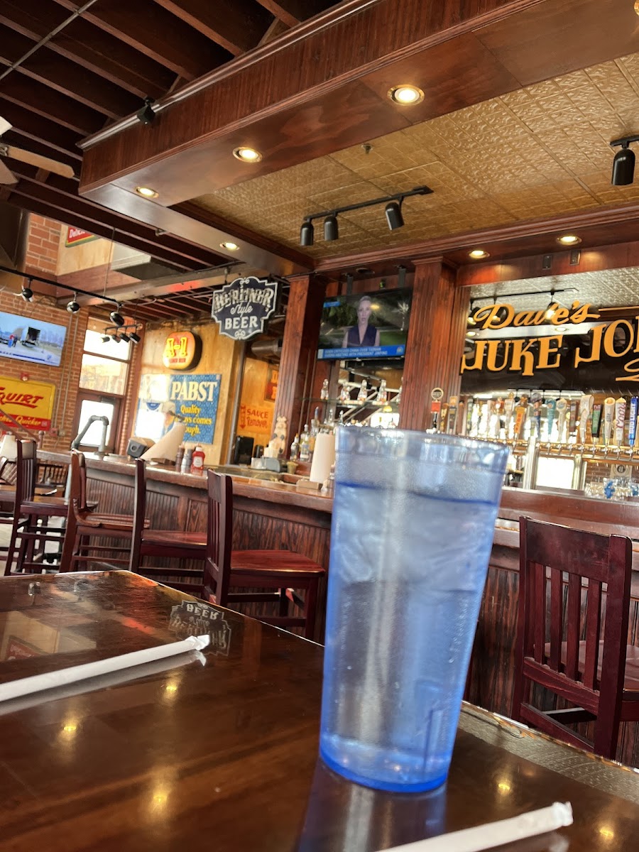 Famous Dave's Bar-B-Que - Sioux City - Photo 5