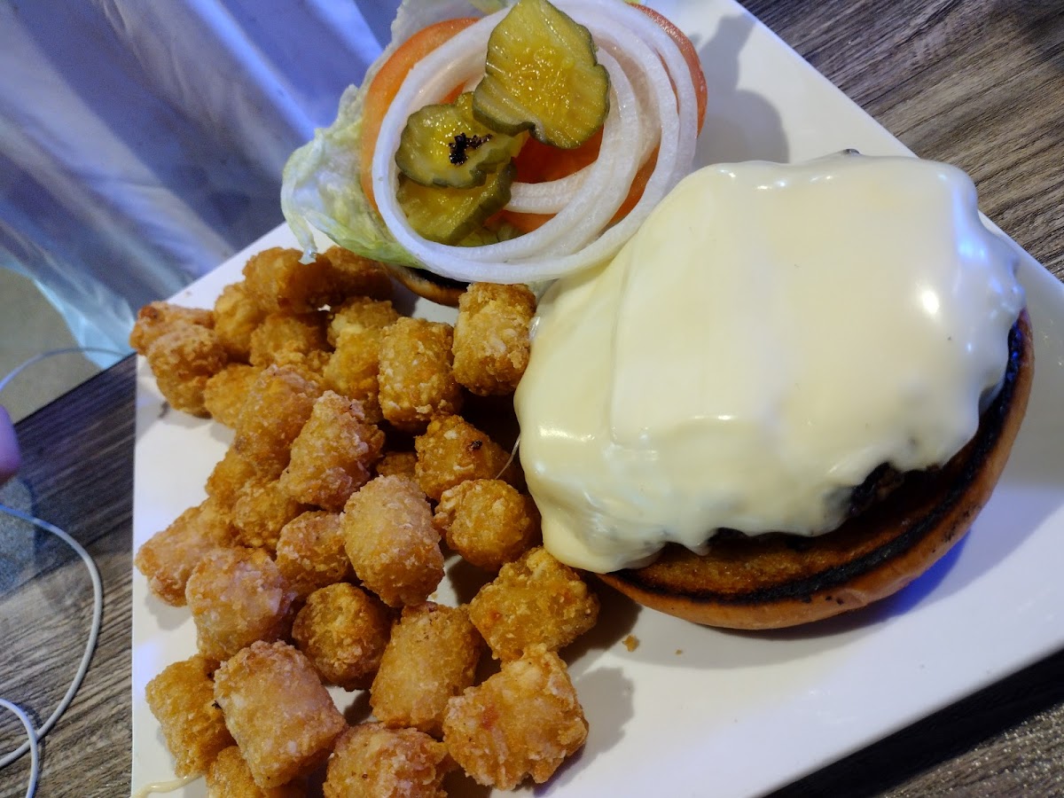 JJ's Bar & Grille - Photo 5