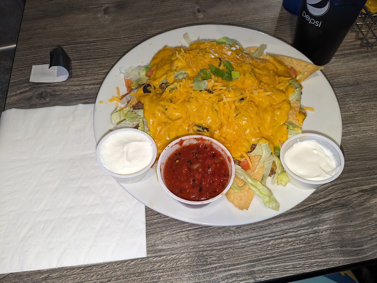 JJ's Bar & Grille - Photo 8