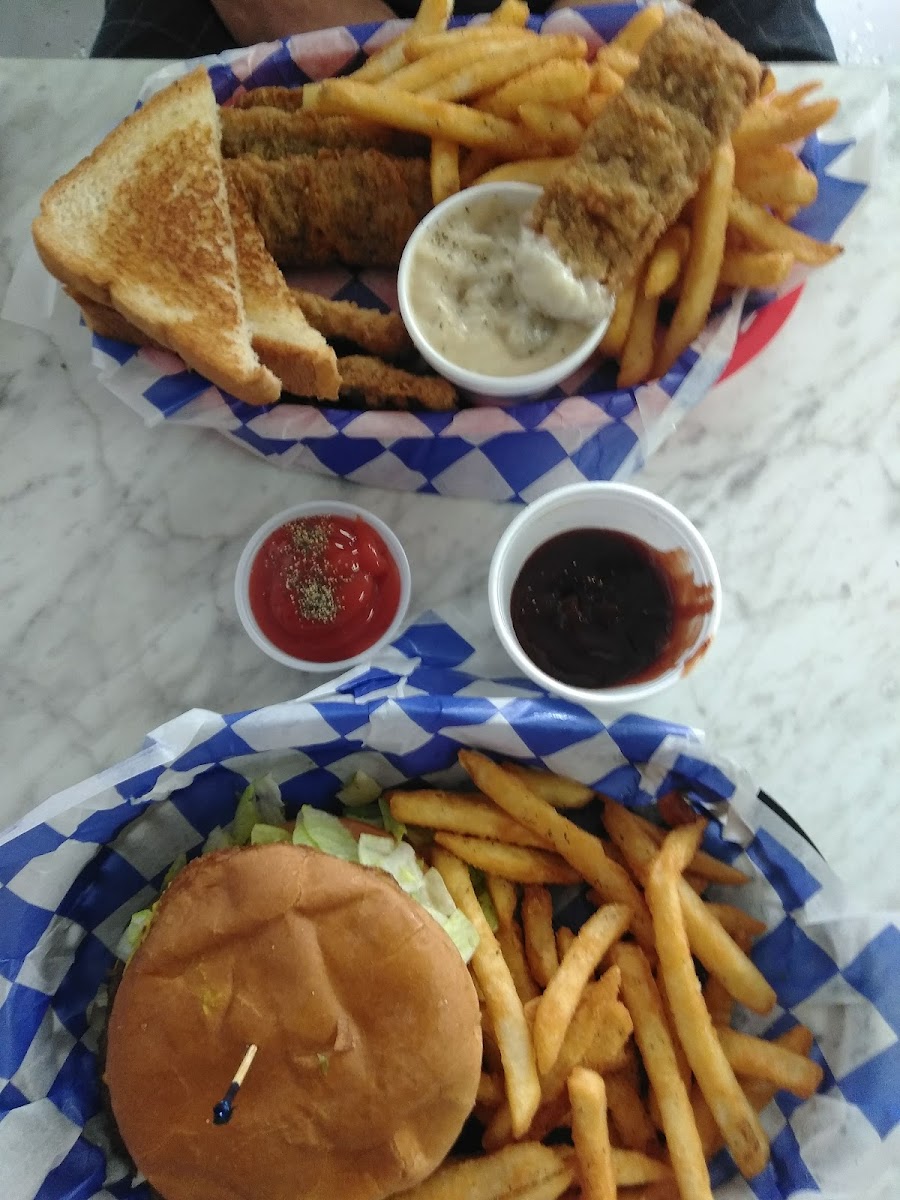 Burger Fresh - Conroe - Photo 8