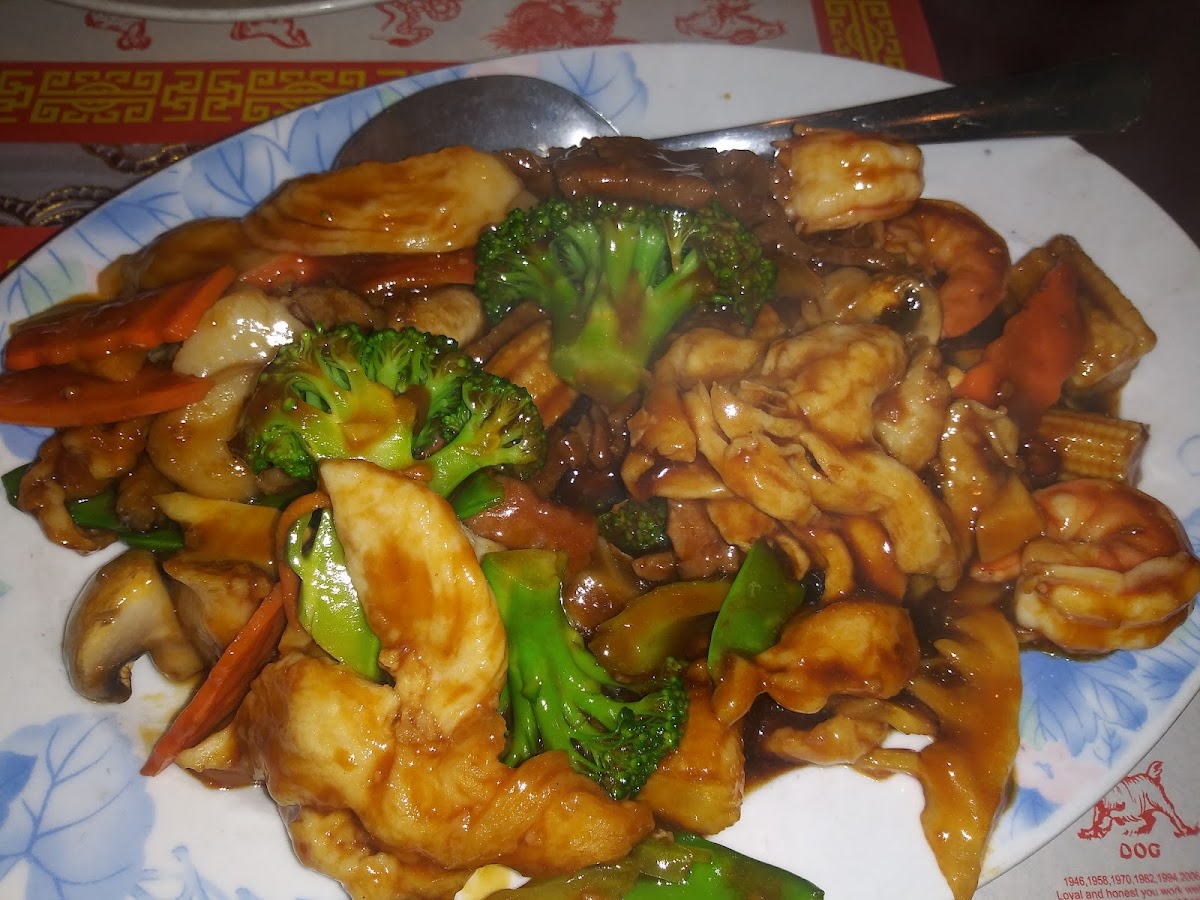 Golden Palace - Cumming - Photo 8