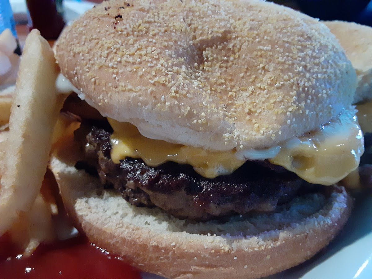 Kelly's Tavern - Bluffton - Photo 6