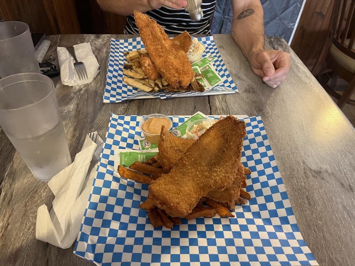 Wagon Wheel Restaurant - Powassan - Photo 2