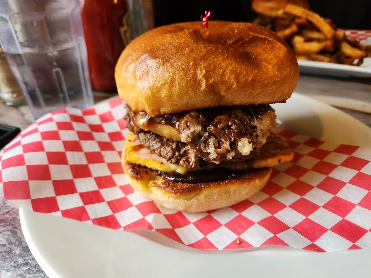 Wagon Wheel Restaurant - Powassan - Photo 3