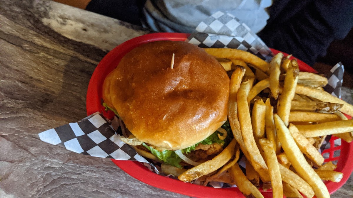 Wagon Wheel Restaurant - Powassan - Photo 5